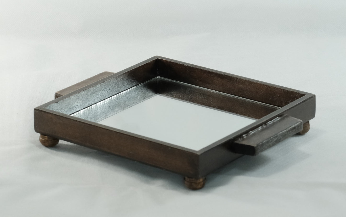 71b bandeja com espelho | 17x17cm | R$ 39.99